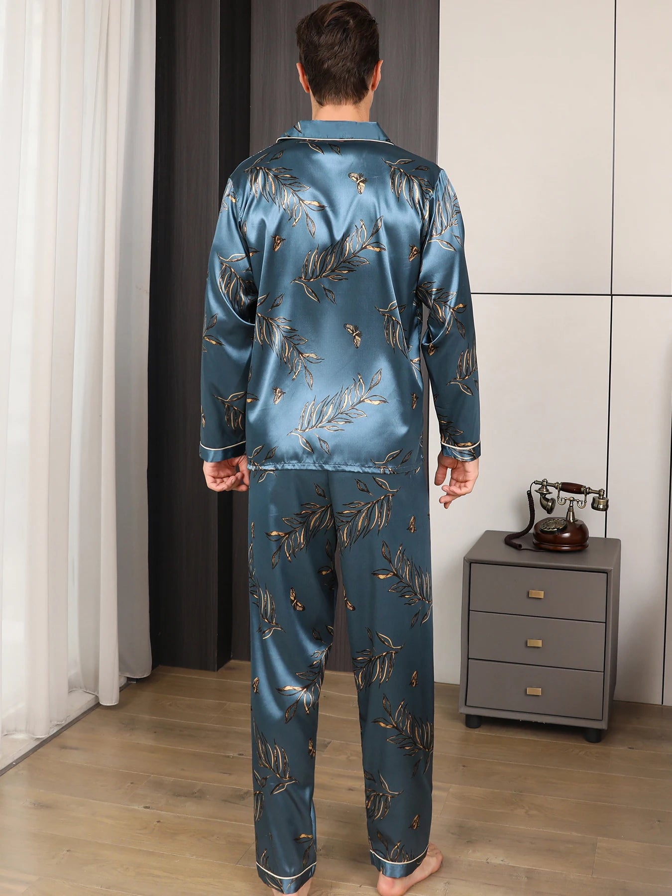 Conjunto de pijama para hombre en un hermoso color azul verdoso