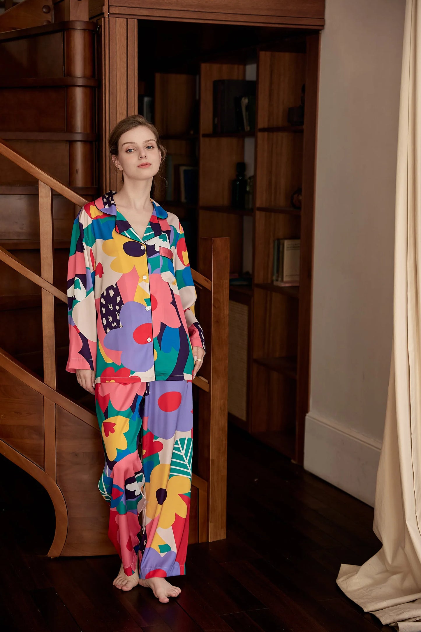 Ensemble pyjama deux pièces luxueux aux couleurs vives 