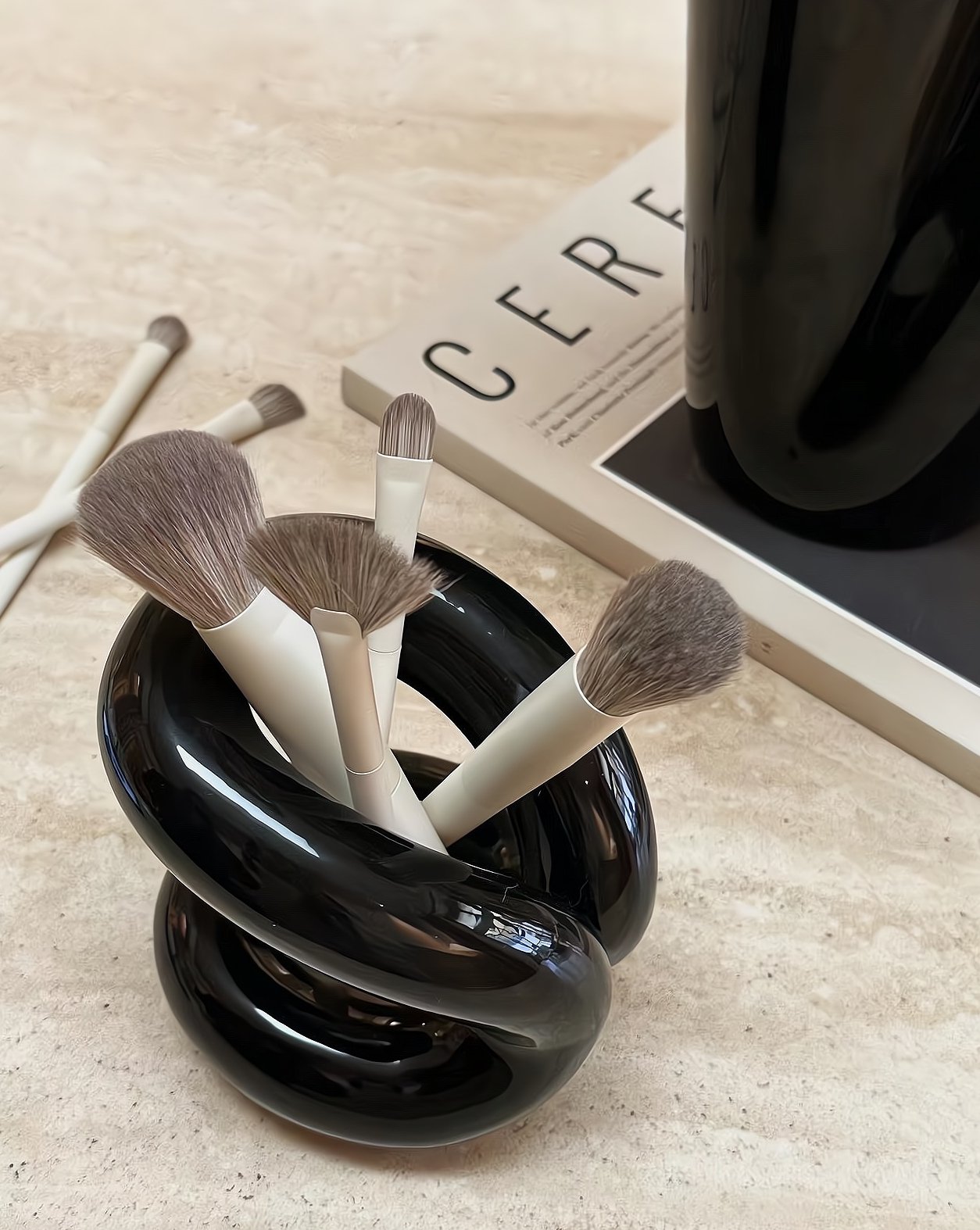 Nordic Style Ceramic Foundation Brushes Holders